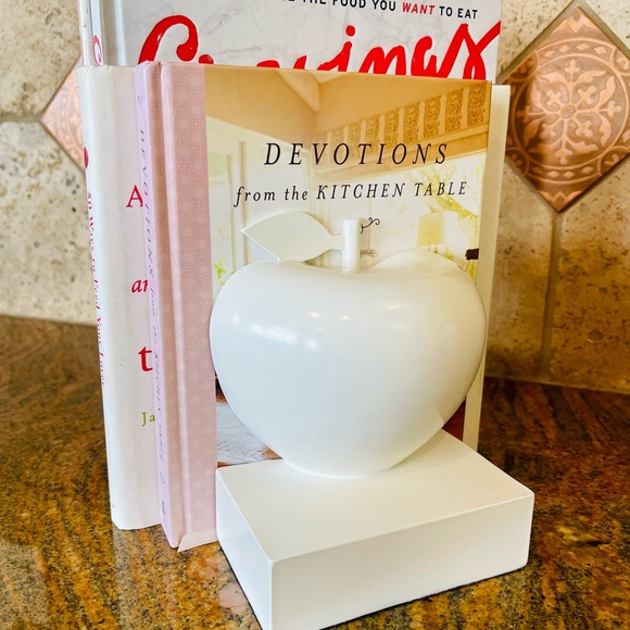 NEW! Happy Chic Jonathan Adler WHITE Apple Bookends NIB - Picture 16 of 17